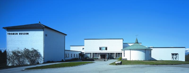 Tromsø Museum en solrik vårdag